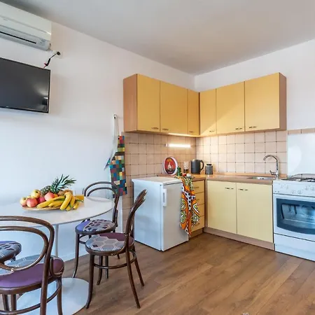 Apartments Lota On Top Location Supetar Exterior photo